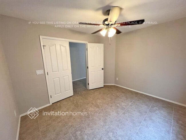 Photo - 618 N 112th Dr