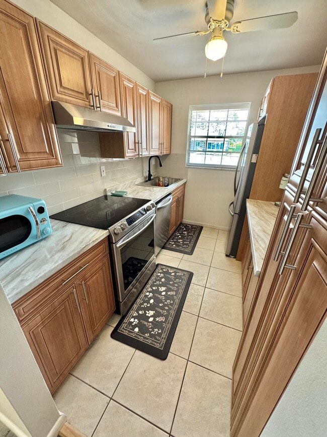 Photo - 1342 High Point Way SE Unit D