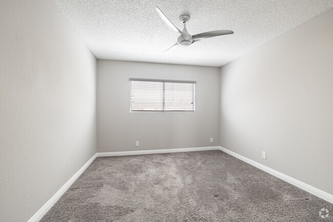 2BR, 2BA - 757SF - Primary Bedroom