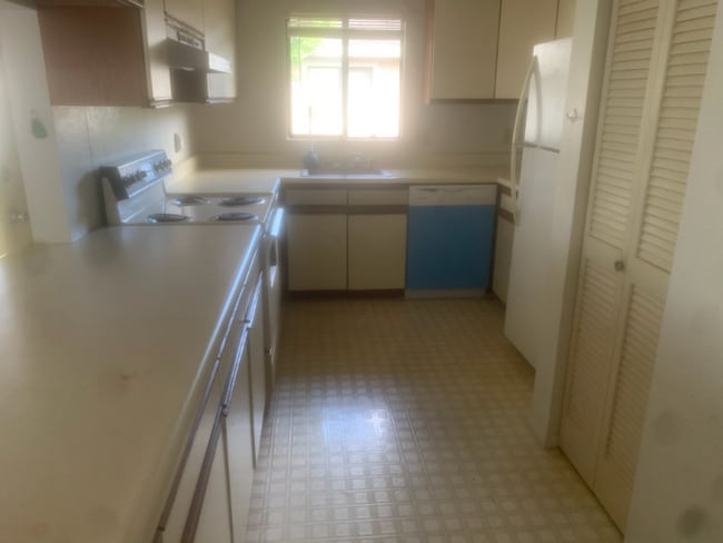 Photo - 95-353-353 Kuahelani Ave