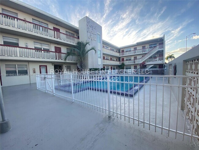 Building Photo - 4410 W Flagler St Unit 209 Rental