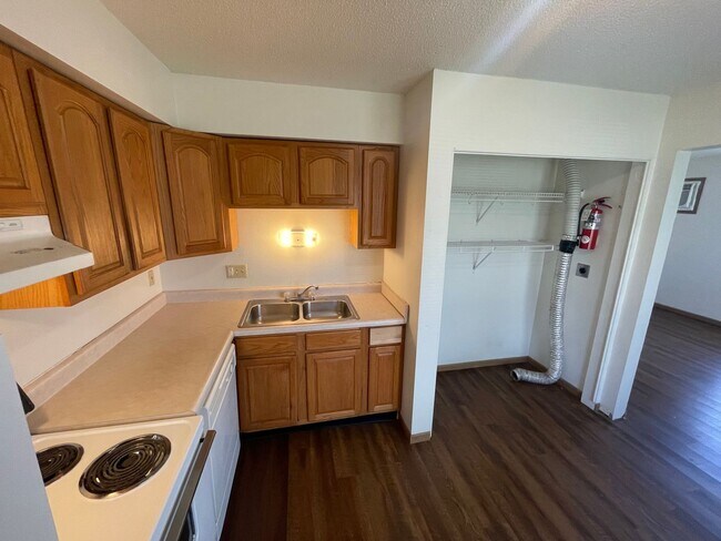 Photo - 809-809-1/2 20th Ave Unidad 809