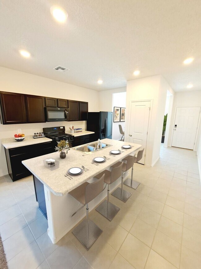 Photo - 3 bed 2 bath Large backyard! Newly Built