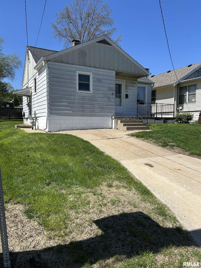 Photo - 405 Keller St