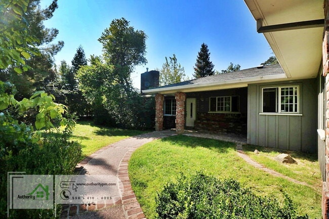 3180 Wilshire Dr