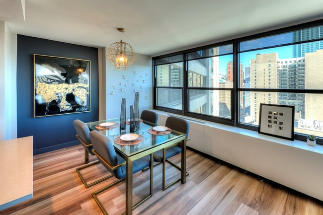 Photo - 1119 S Michigan Ave