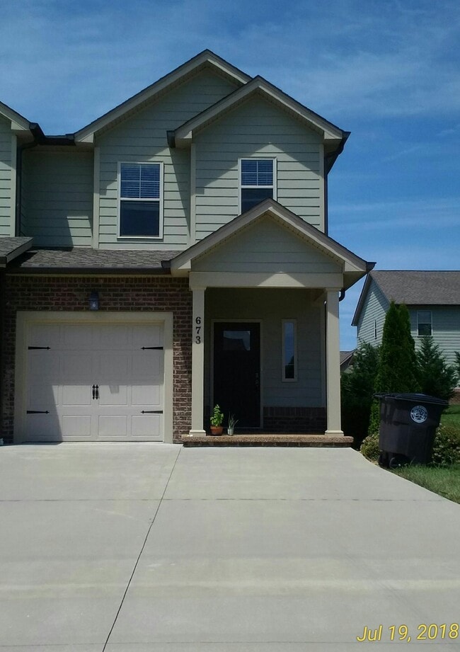 Building Photo - "Spacious 3-Bed Condo with Granite Elegance in Cookeville – Your Dream Home Awaits!"