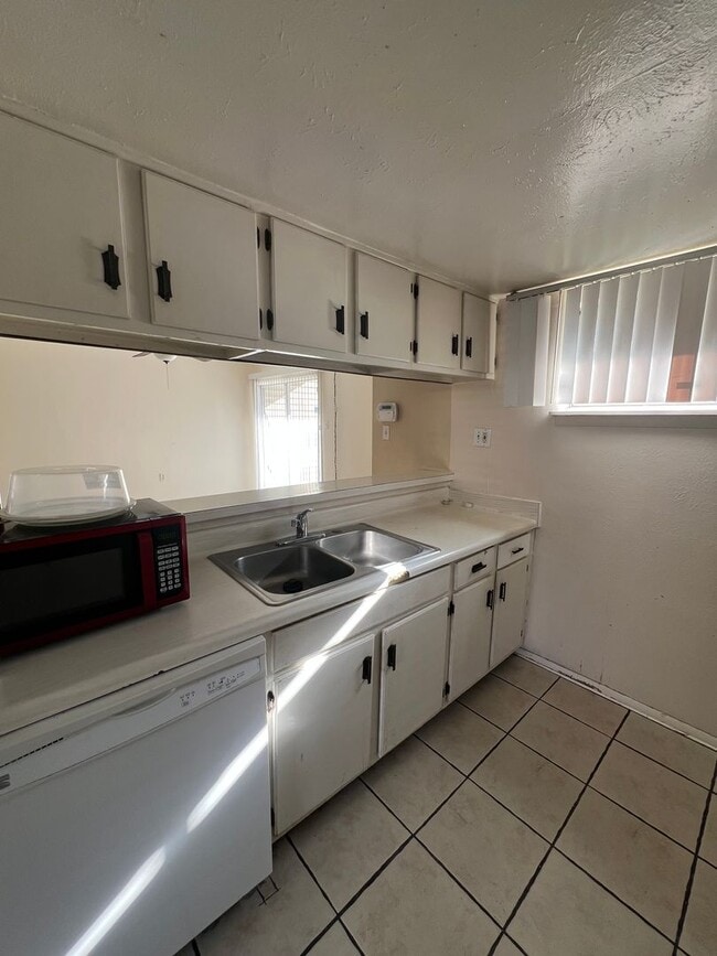 Photo - Charming 2-Bedroom, 2-Bathroom Condo — Prime Orlando Location!