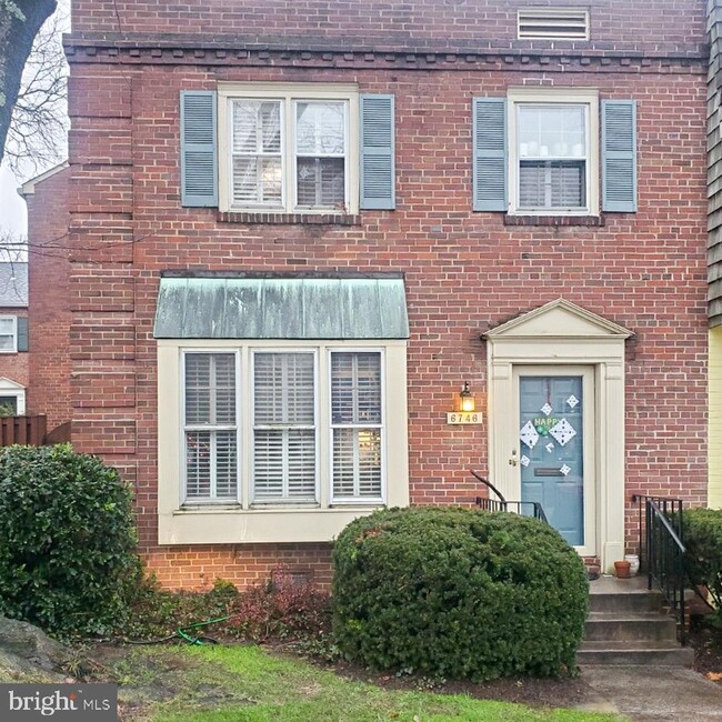 Photo - 6746 Hillandale Rd Townhome