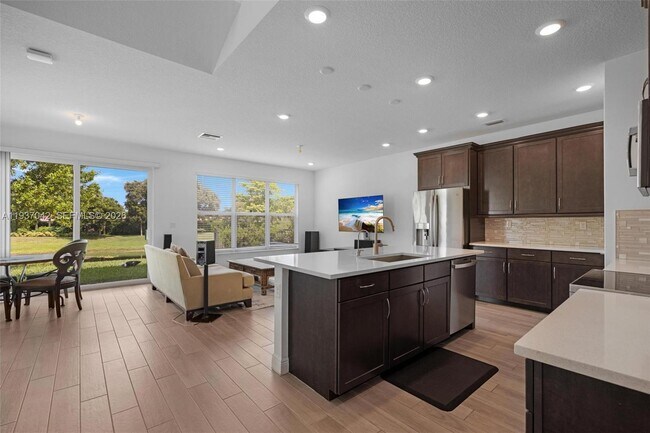 Photo - 4317 Lago Dr