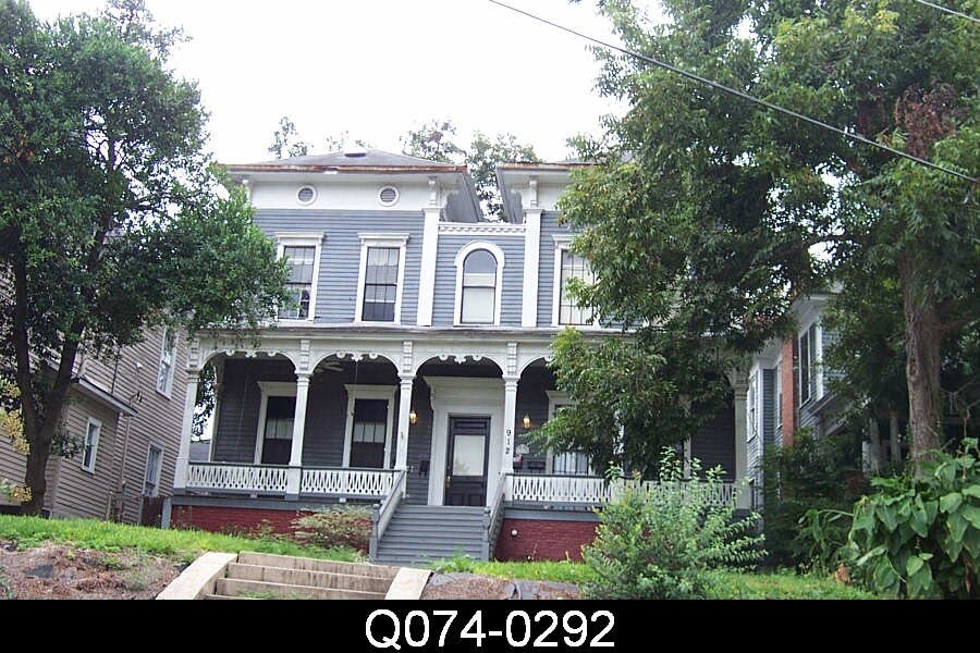 Photo - 912 Magnolia St Apartments