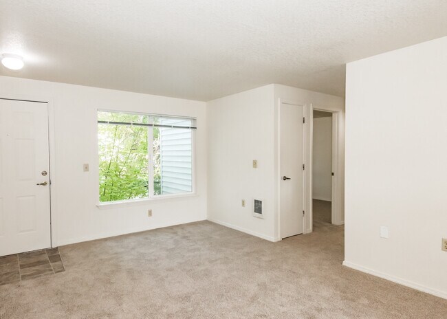 Elmonica Court