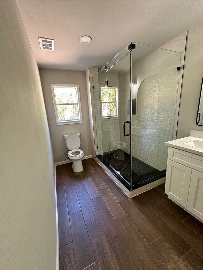 Photo - 1413 Forehand St