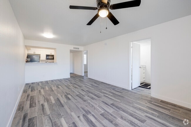 2BR, 1BA - 700SF - Living Room - Biltmore on the Lake