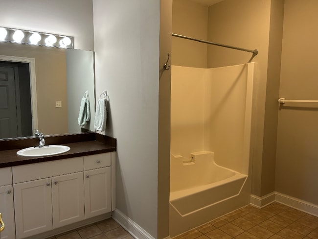 Photo - 810 W Princess Anne Rd Unit Apt 402