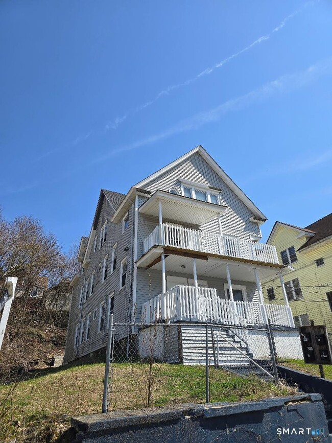 Building Photo - 154 Plaza Ave Unit 1st floor