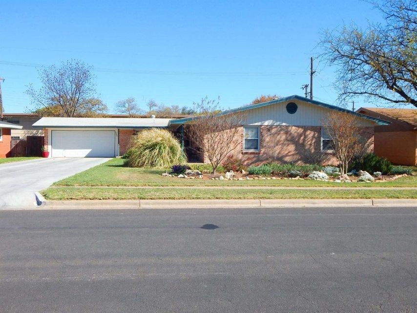 Luxurious Three Bedroom Home Located Near ... - Luxurious Three Bedroom Home Located Near ...