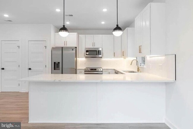 Building Photo - 719 N 16th St Rental
