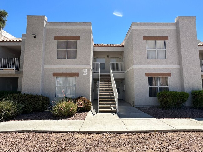 1st Floor Condo! - 1st Floor Condo!