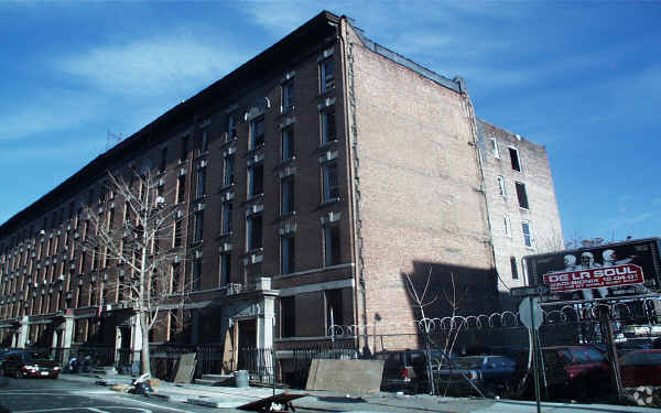 Photo - 1100 Clay Ave Apartments