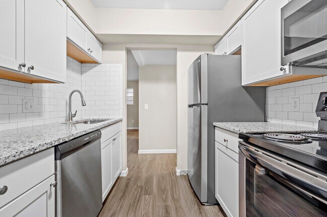 Photo - Huron River Toledo Apartments