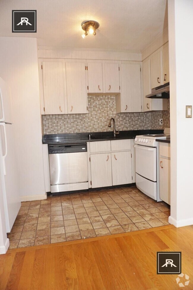 Building Photo - 2 bedroom in Allston MA 02134 Unit 34B Rental