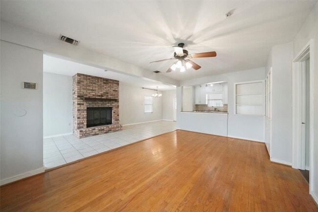 Photo - 930 W 42nd St