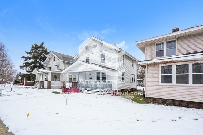 1108 Diamond Ave