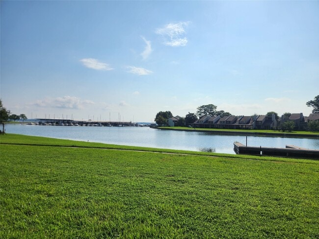 Photo - 12600 Melville Dr Unit 123