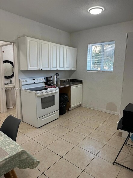 Photo - 1021 NW 3rd St Unidad 201