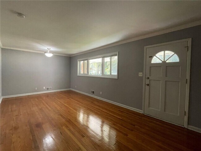 Photo - 2352 Arrow Cir