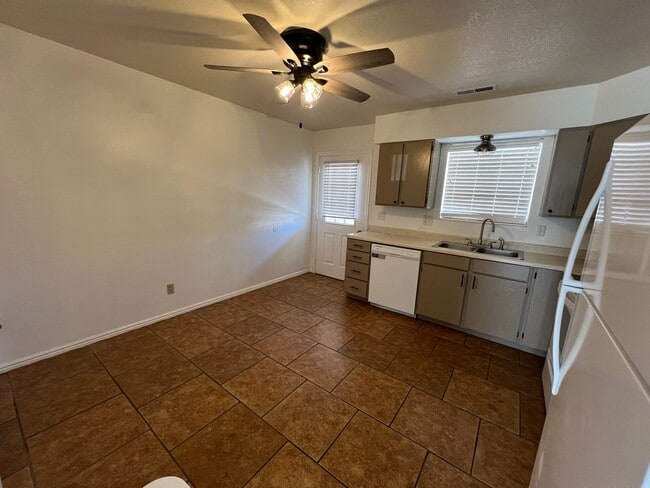 Photo - Downtown Gem!