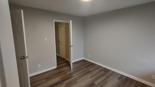 Cozy Apartment--Central Location!