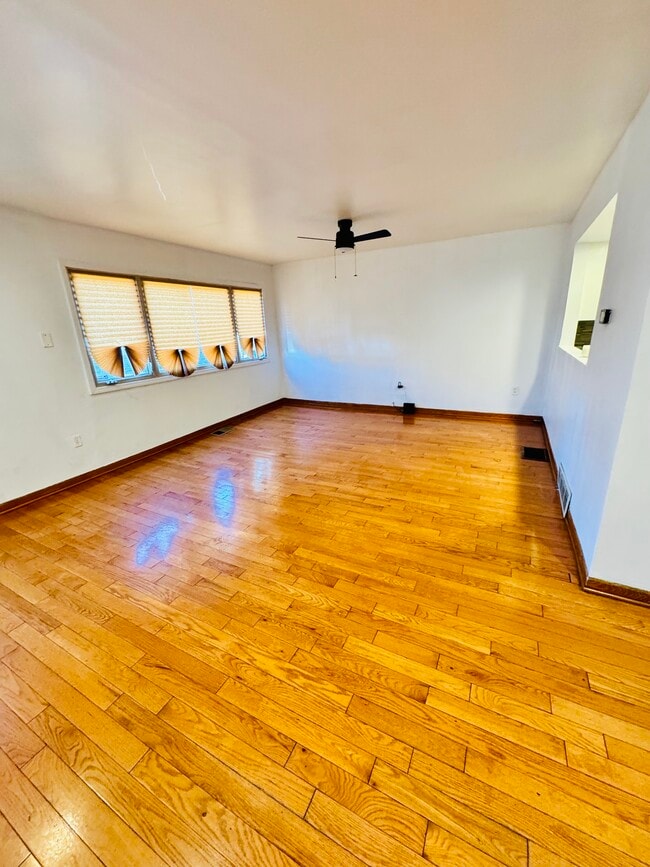 Photo - 4342 S Wells St