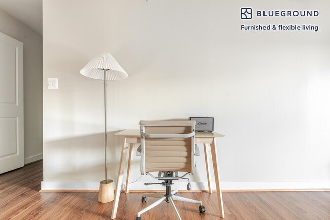 Photo - 4001 9th St N Unidad FL15-ID1117