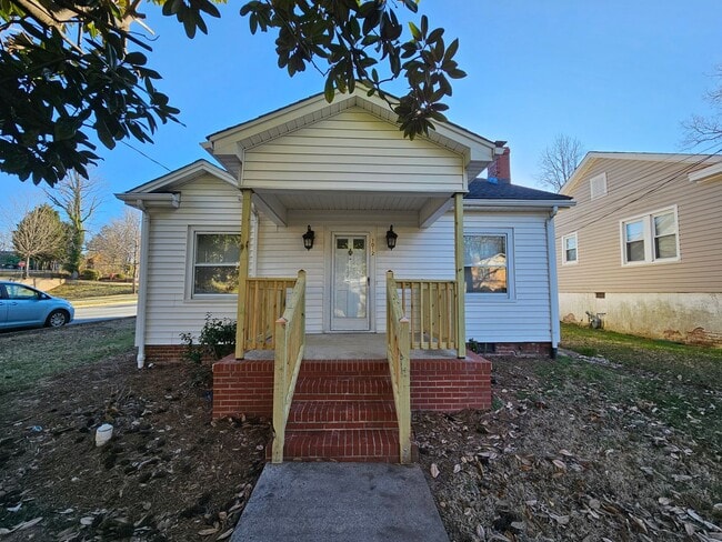 Building Photo - 2 BR near Uptowne High Point!!!