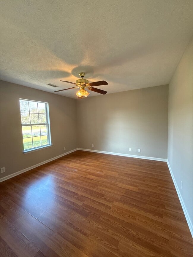 307 Jonathan Way