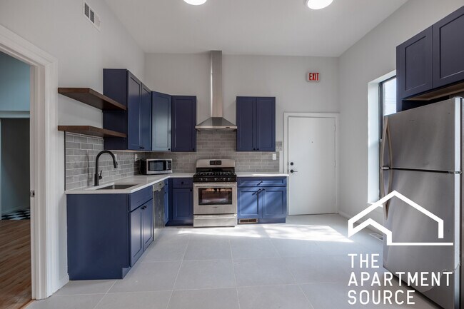 Photo - 646 N Damen Ave Condo Unit 2R