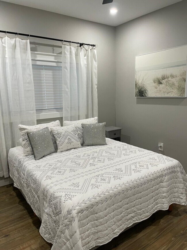 Photo - 1078 Cedar Ln