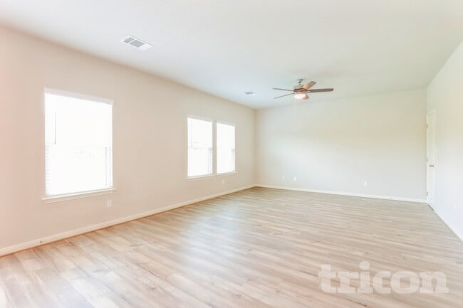 Photo - 13515 Emerson Wy