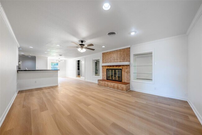 Photo - 807 Country Club Rd