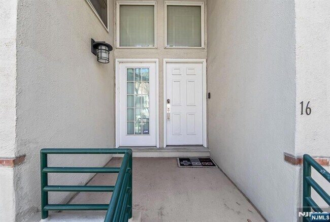 16 Grand Cove Way Unit C16