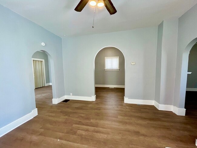 Photo - 204 W Louisiana St