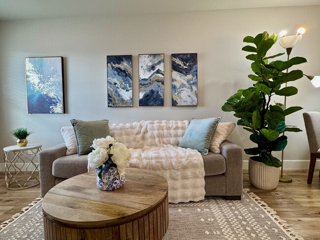 Photo - 1624 Hannah Ln