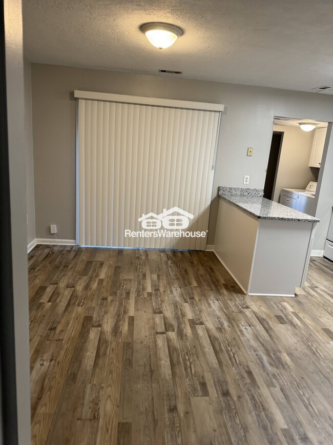 Photo - 218 Candle Light Ln