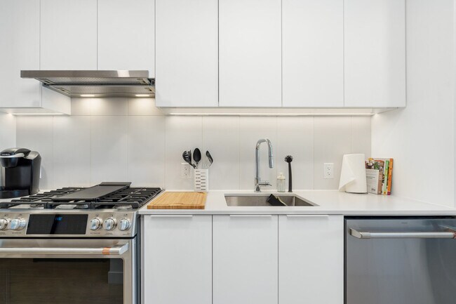 Photo - 2450 Garden Dr Unit ID1269709P