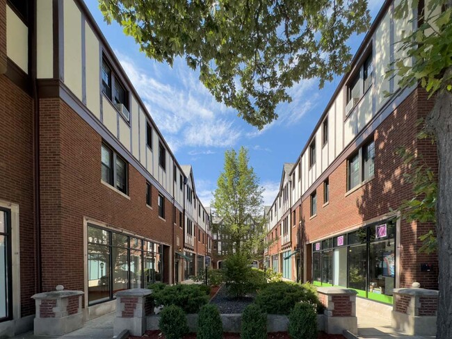 Building Photo - 890 Green Bay Rd Unit J07W