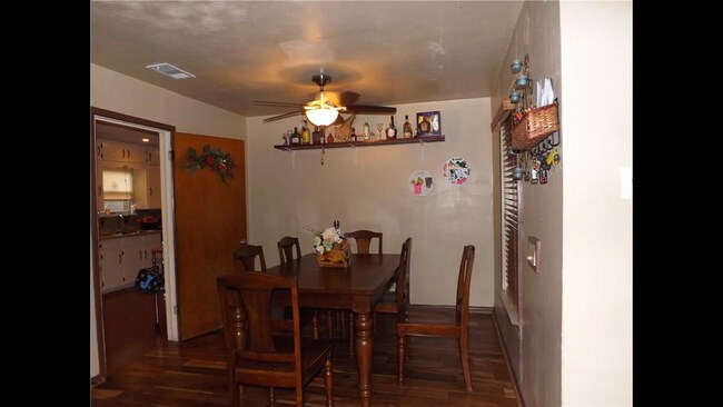 Photo - 1939 Gaylord Dr