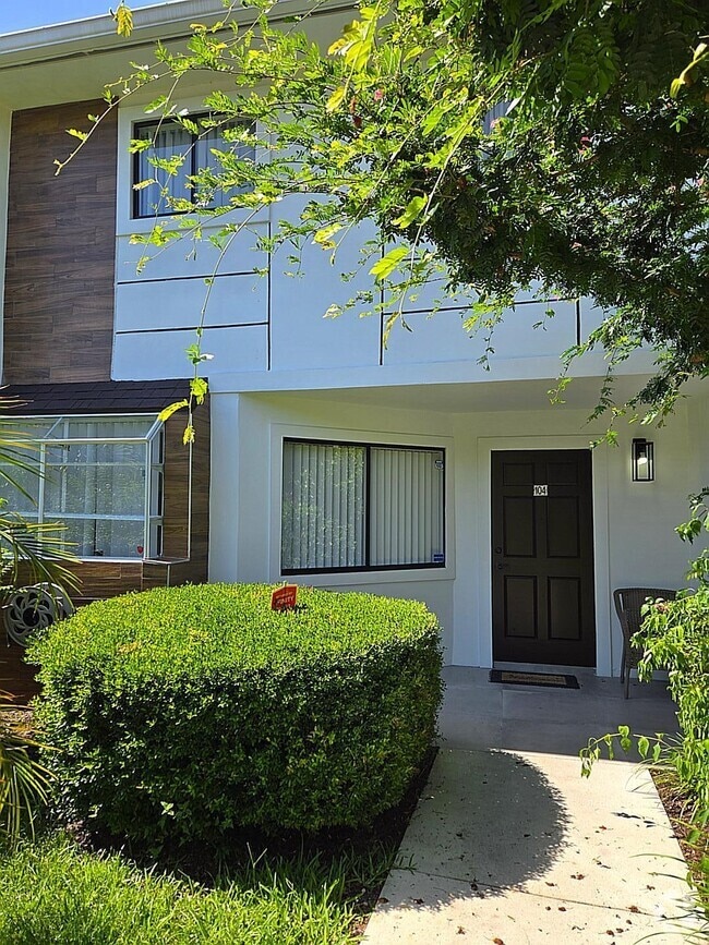Building Photo - 2577 Bessie St Rental