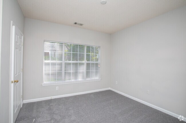 2BR, 2BA - 1252SF